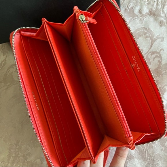 Authentic Chanel Lambskin Quilted Zip Around Wallet - Picture 4 of 17